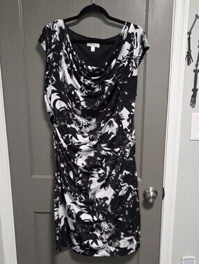 Dress Barn B&W Floral Dress Midi Plus Size 18
